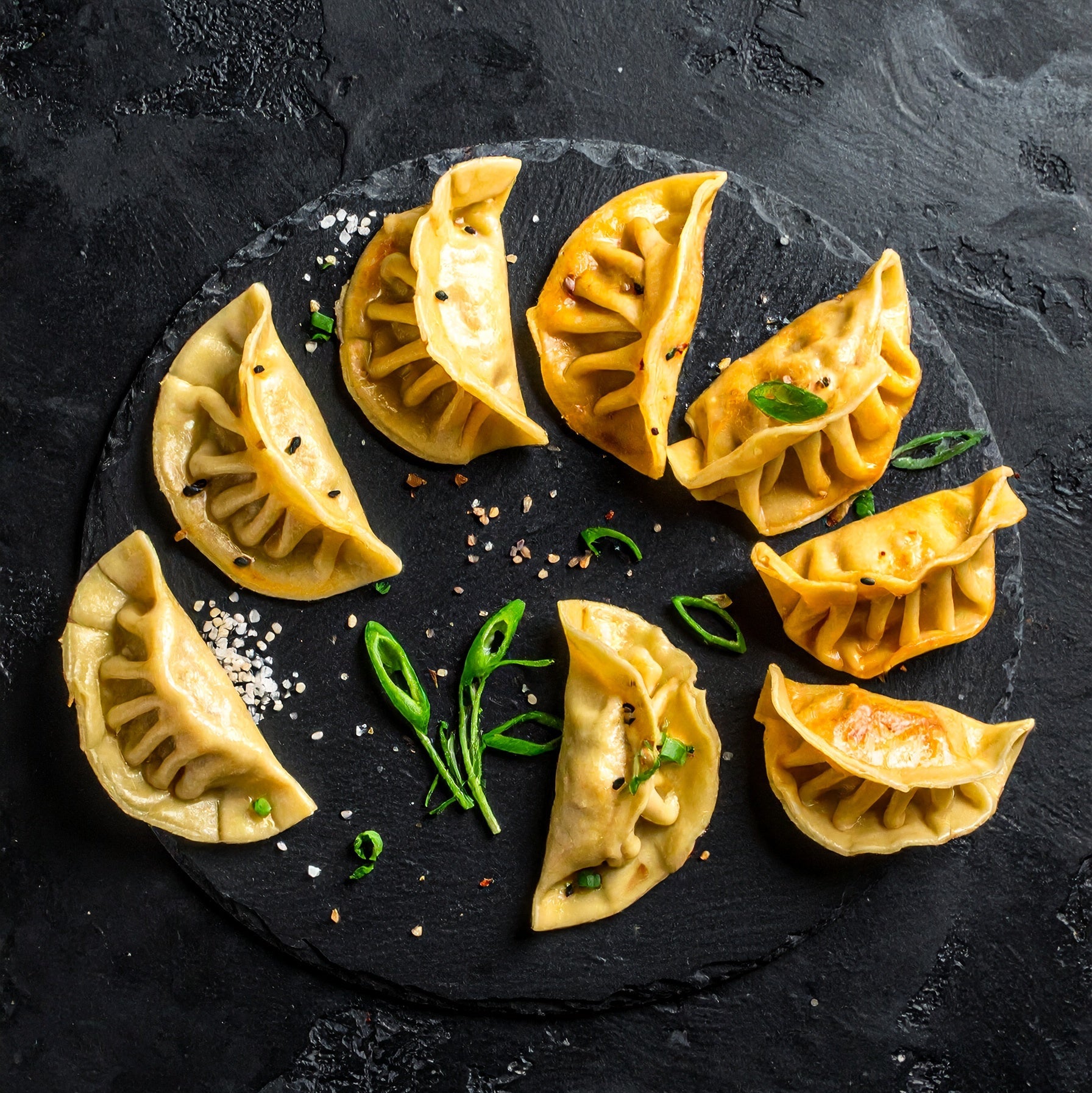 Gyoza : Végétarien ou Poulet 
& Sweet chili sauce