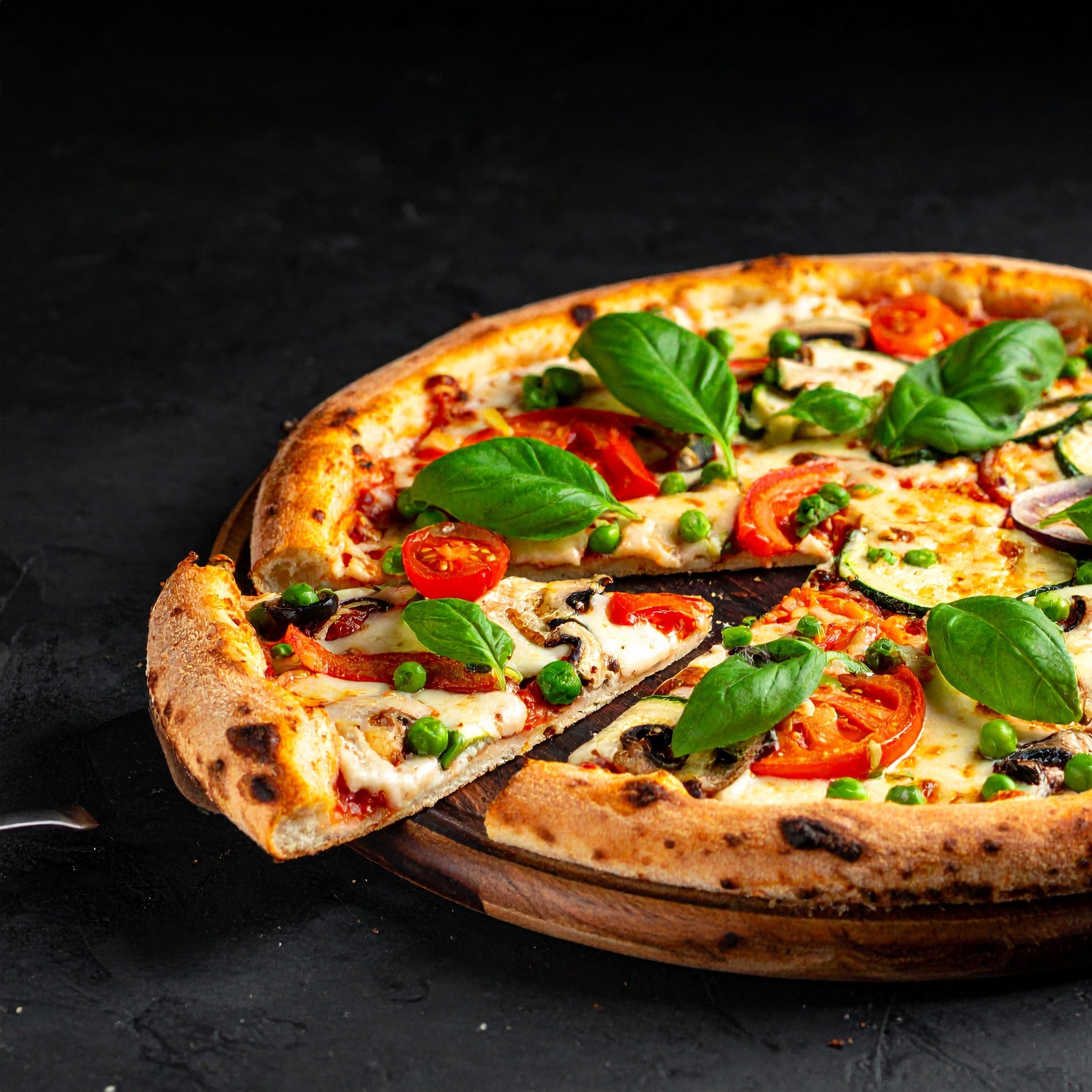 Tomate, Mozzarella fior di latte, Champignons, Artichaut, GranaPadano AOP & Origan