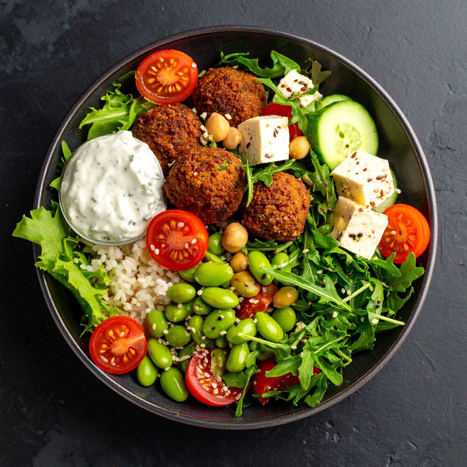 Tomates cerises, Falafels, Edamame, Mix de graines &amp; Feta
