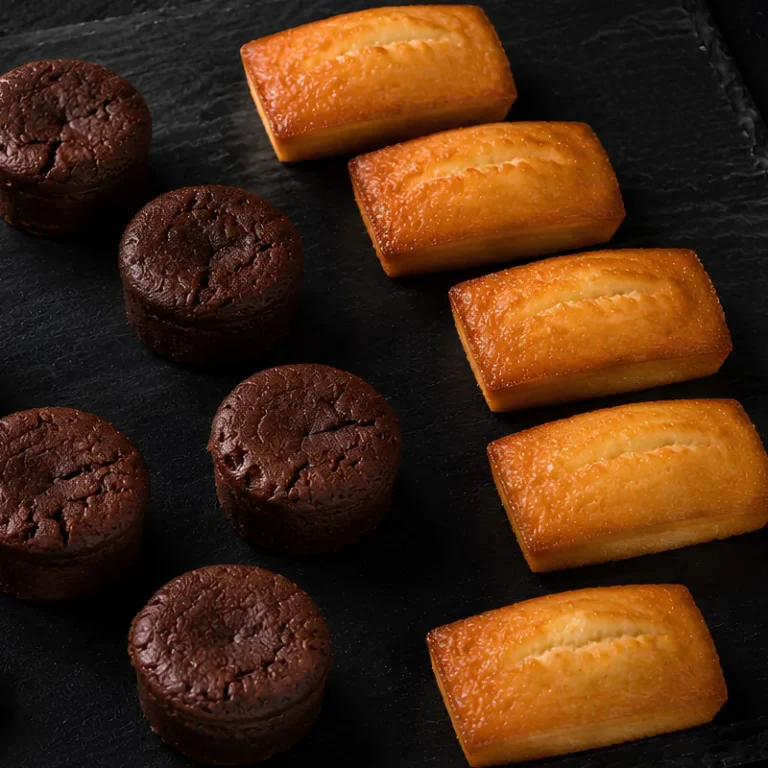 Coffret moelleux — fondants au chocolat, madeleines et financiers, traiteur Déliss Marseille